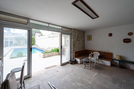 Casa à venda com 800m², 3 quartos e 3 vagas Casa à venda com 800m², 3 quartos e 3 vagasSalão de Festas