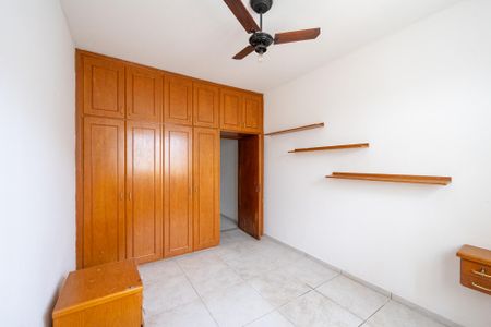 Casa à venda com 800m², 3 quartos e 3 vagas Casa à venda com 800m², 3 quartos e 3 vagasQuarto 2