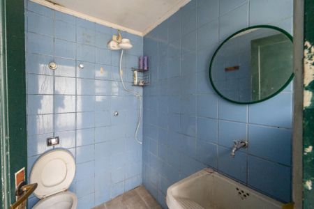 Casa à venda com 800m², 3 quartos e 3 vagas Casa à venda com 800m², 3 quartos e 3 vagasBanheiro de Serviço