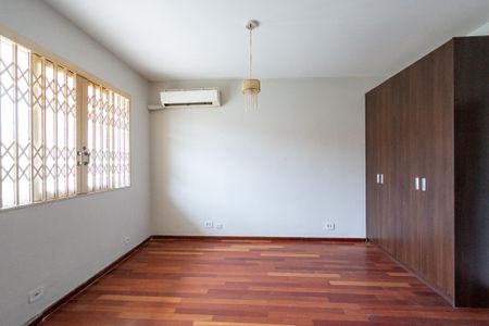 Casa à venda com 800m², 3 quartos e 3 vagas Casa à venda com 800m², 3 quartos e 3 vagasQuarto 1