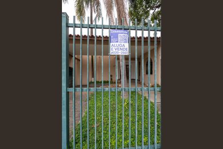 Casa à venda com 800m², 3 quartos e 3 vagas Casa à venda com 800m², 3 quartos e 3 vagasPlaquinha