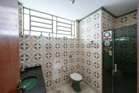 Casa à venda com 800m², 3 quartos e 3 vagas Casa à venda com 800m², 3 quartos e 3 vagasBanheiro Social 1