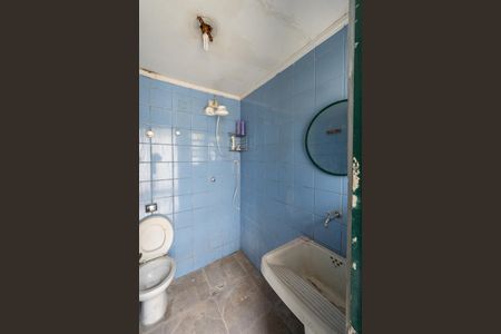 Casa à venda com 800m², 3 quartos e 3 vagas Casa à venda com 800m², 3 quartos e 3 vagasBanheiro de Serviço