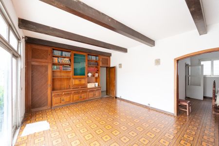 Casa à venda com 800m², 3 quartos e 3 vagas Casa à venda com 800m², 3 quartos e 3 vagasSala 2