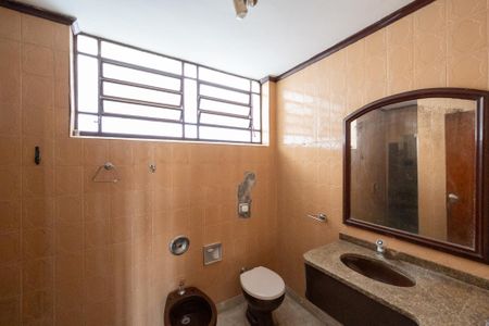 Casa à venda com 800m², 3 quartos e 3 vagas Casa à venda com 800m², 3 quartos e 3 vagasBanheiro Social 2