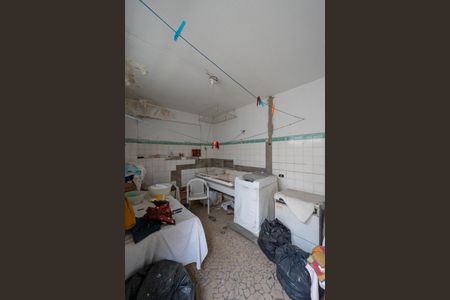 Casa à venda com 800m², 3 quartos e 3 vagas Casa à venda com 800m², 3 quartos e 3 vagasLavanderia