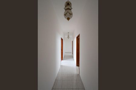 Casa à venda com 800m², 3 quartos e 3 vagas Casa à venda com 800m², 3 quartos e 3 vagasCorredor