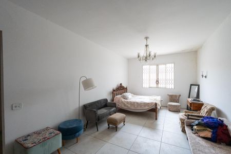 Casa à venda com 800m², 3 quartos e 3 vagas Casa à venda com 800m², 3 quartos e 3 vagasSuíte