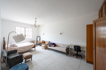 Casa à venda com 800m², 3 quartos e 3 vagas Casa à venda com 800m², 3 quartos e 3 vagasSuíte