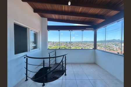 Casa à venda com 156m², 4 quartos e 2 vagasCorredor