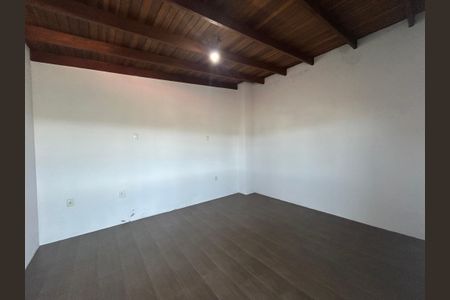 Casa à venda com 156m², 4 quartos e 2 vagasSuíte