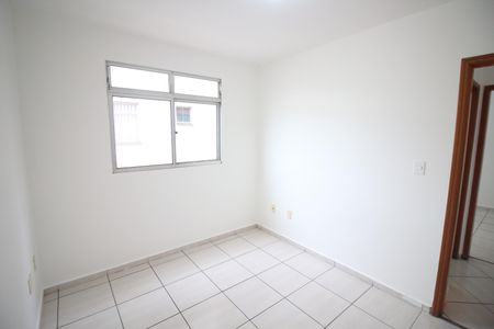 Quarto 1 de apartamento para alugar com 2 quartos, 50m² em Novo Riacho, Contagem