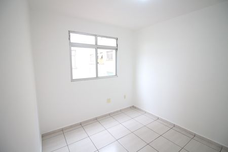 Quarto 2 de apartamento para alugar com 2 quartos, 50m² em Novo Riacho, Contagem
