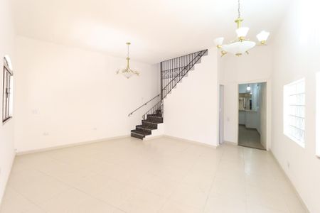 Casa à venda com 550m², 3 quartos e 2 vagasSala