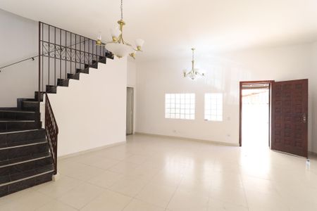Casa à venda com 550m², 3 quartos e 2 vagasSala