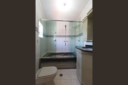 Casa à venda com 550m², 3 quartos e 2 vagasBanheiro da Suíte 1