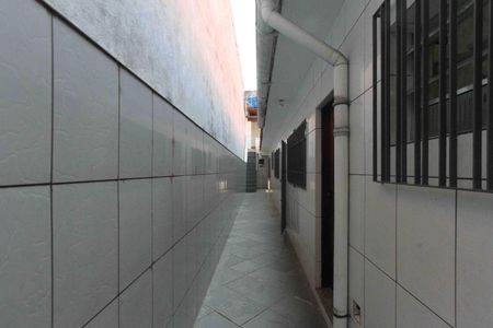 Casa à venda com 120m², 2 quartos e 2 vagasCorredor lateral