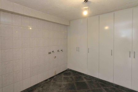 Casa à venda com 120m², 2 quartos e 2 vagasÁrea de Serviço