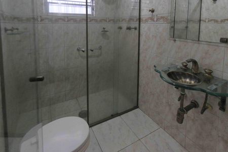 Casa à venda com 120m², 2 quartos e 2 vagasBanheiro da Suíte