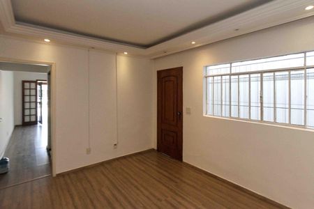 Casa à venda com 120m², 2 quartos e 2 vagasSala