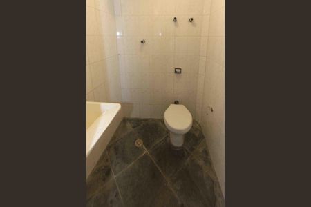 Casa à venda com 120m², 2 quartos e 2 vagasBanheiro de serviço