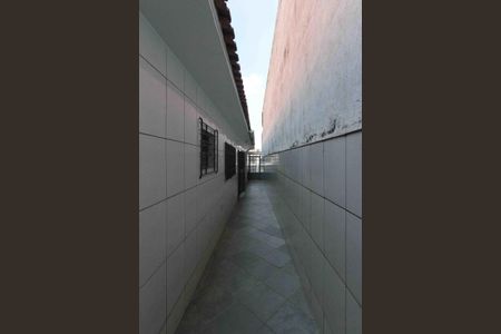 Casa à venda com 120m², 2 quartos e 2 vagasCorredor lateral