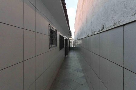 Casa à venda com 120m², 2 quartos e 2 vagasCorredor lateral