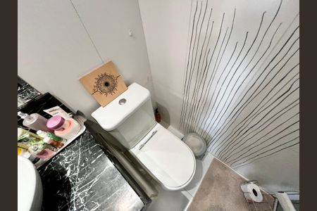 Apartamento à venda com 83m², 2 quartos e 2 vagasBanheiro da Suíte