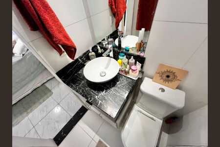 Apartamento à venda com 83m², 2 quartos e 2 vagasBanheiro da Suíte