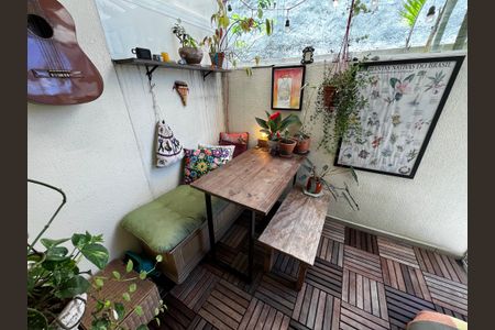 Apartamento à venda com 83m², 2 quartos e 2 vagasVaranda da Sala