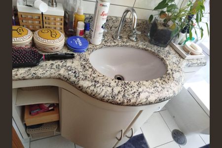 Apartamento para alugar com 63m², 2 quartos e 1 vagaBanheiro 