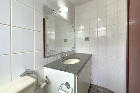 Apartamento à venda com 166m², 3 quartos e 2 vagas Apartamento à venda com 166m², 3 quartos e 2 vagasBanheiro da Suíte 1
