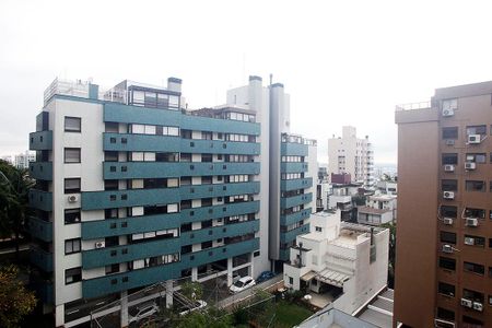 Vista da Sala de apartamento para alugar com 2 quartos, 127m² em Bela Vista, Porto Alegre