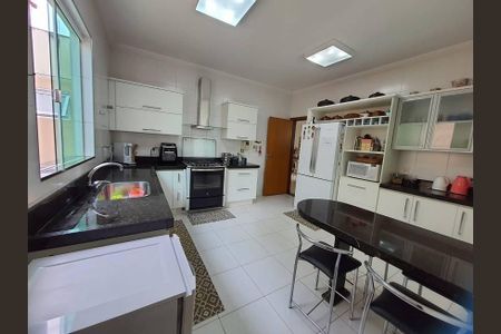 Casa para alugar com 4 quartos, 400m² em Jardim Karaíba, Uberlândia