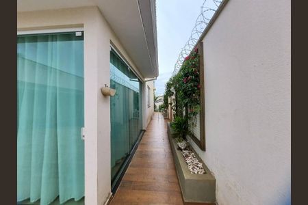 Casa para alugar com 4 quartos, 400m² em Jardim Karaíba, Uberlândia