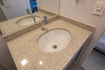 Banheiro de kitnet/studio à venda com 1 quarto, 23m² em Jardim Paulistano, São Paulo