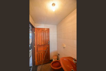 Casa à venda com 280m², 2 quartos e 5 vagas Casa à venda com 280m², 2 quartos e 5 vagasBanheiro de Serviço