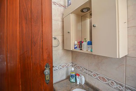 Casa à venda com 280m², 2 quartos e 5 vagas Casa à venda com 280m², 2 quartos e 5 vagasBanheiro da Suíte 1