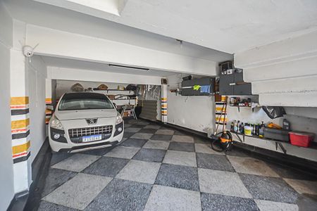 Casa à venda com 280m², 2 quartos e 5 vagas Casa à venda com 280m², 2 quartos e 5 vagasGaragem