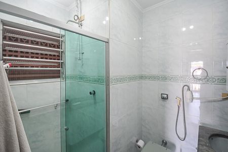 Casa à venda com 280m², 2 quartos e 5 vagas Casa à venda com 280m², 2 quartos e 5 vagasBanheiro da Suíte 2