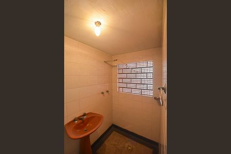 Casa à venda com 280m², 2 quartos e 5 vagas Casa à venda com 280m², 2 quartos e 5 vagasBanheiro de Serviço