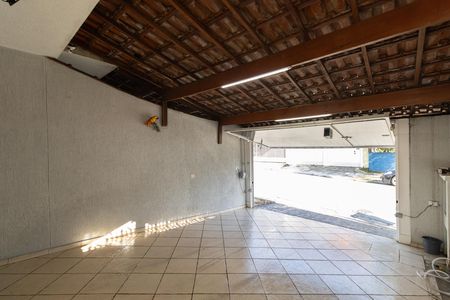 Garagem de casa à venda com 3 quartos, 120m² em Parque Boturussu, São Paulo
