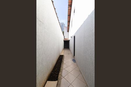 Casa à venda com 120m², 3 quartos e 2 vagas Casa à venda com 120m², 3 quartos e 2 vagasCorredor