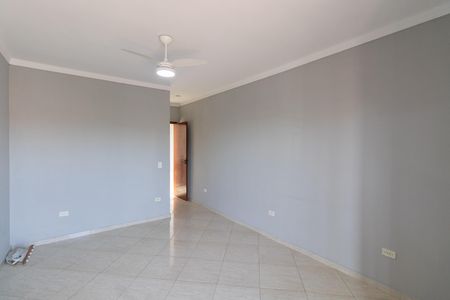 Casa à venda com 120m², 3 quartos e 2 vagas Casa à venda com 120m², 3 quartos e 2 vagasSuíte