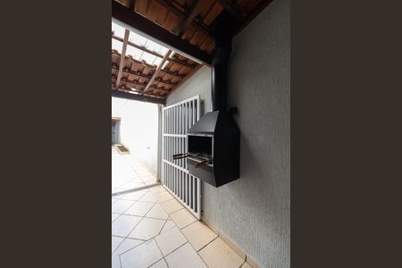 Casa à venda com 120m², 3 quartos e 2 vagas Casa à venda com 120m², 3 quartos e 2 vagasChurrasqueira