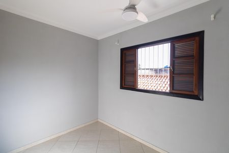 Casa à venda com 120m², 3 quartos e 2 vagas Casa à venda com 120m², 3 quartos e 2 vagasQuarto 1