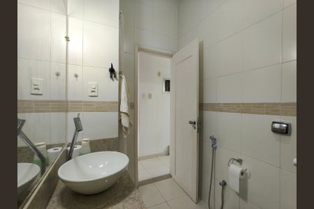Apartamento para alugar com 91m², 2 quartos e sem vaga Apartamento para alugar com 91m², 2 quartos e sem vagaBanheiro Corredor