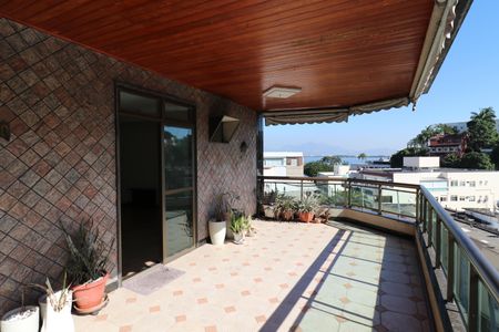 Apartamento à venda com 245m², 4 quartos e 3 vagasVaranda da Sala