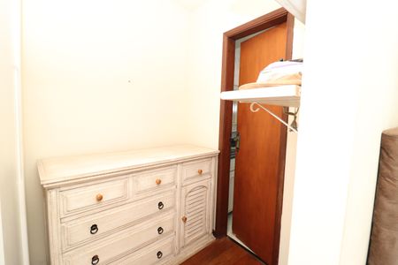 Apartamento à venda com 245m², 4 quartos e 3 vagasSuíte 2