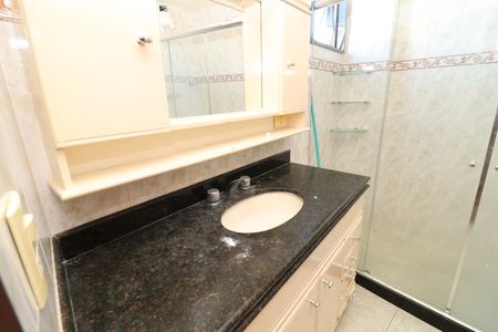 Apartamento à venda com 245m², 4 quartos e 3 vagasBanheiro da Suíte 2